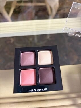 CHANEL 537 Quadrille Eyeshadow Quad - Pink, Cream, Coral, Plum Vintage brand New